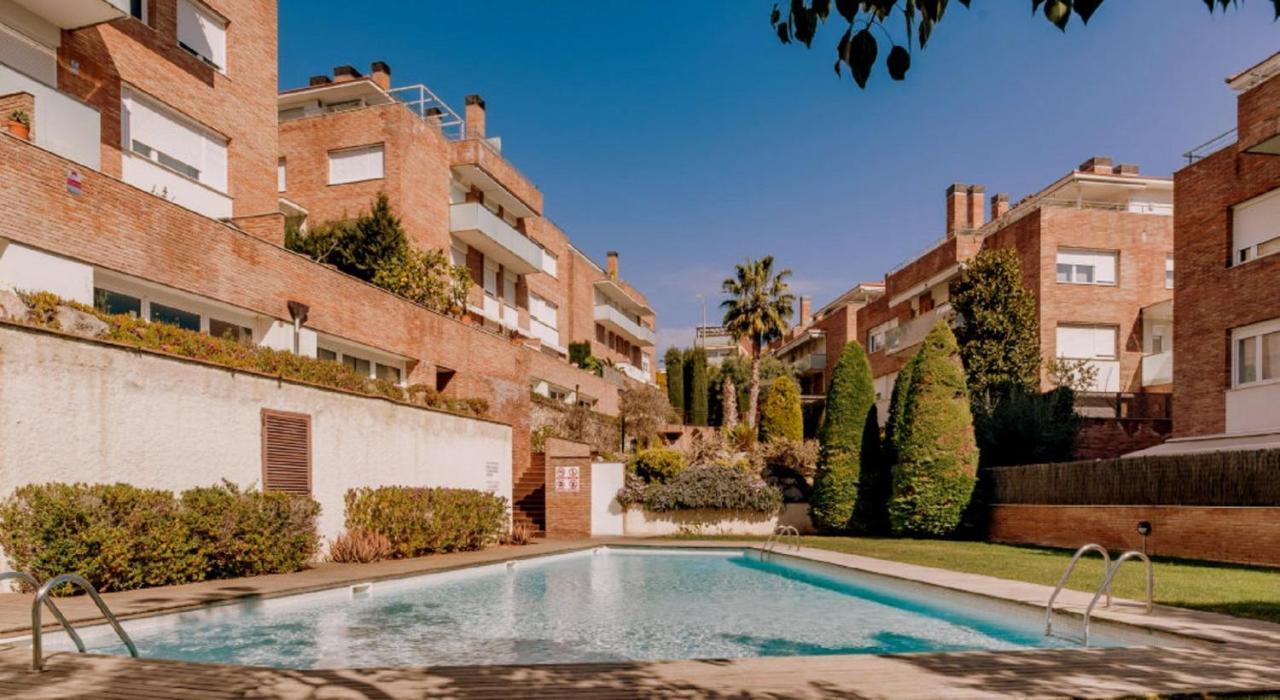 Bonito Duplex Con Piscina En Barcelona&Playa Apartment Tiana Exterior foto